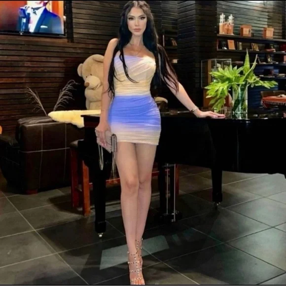 Elegant Strapless Gradient Dress - Picture 5 of 11